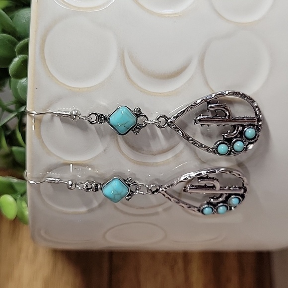 🔥LAST PAIR🔥 CACTUS TEARDROP EARRINGS - Picture 4 of 7